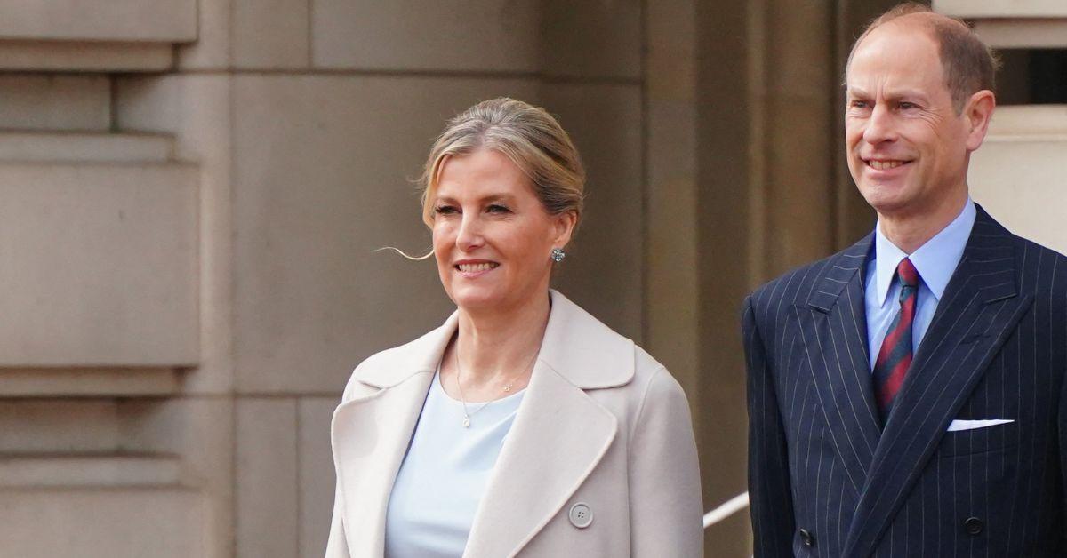 Royal Honors Snub: PVV Minister's Stand On Asylum Volunteers Royal Honors Snub: PVV Minister's Stand On Asylum Volunteers