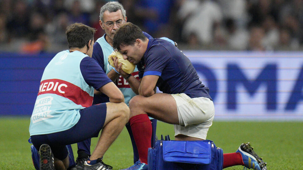 Rugby: Dupont Leads France To Victory Over Italy With 11 Points Rugby: Dupont Leads France To Victory Over Italy With 11 Points