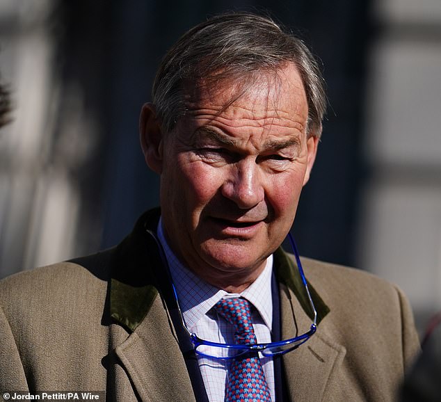 Rupert Lowe To Sue Nigel Farage: Defamation Lawsuit Over False Allegations Rupert Lowe To Sue Nigel Farage: Defamation Lawsuit Over False Allegations