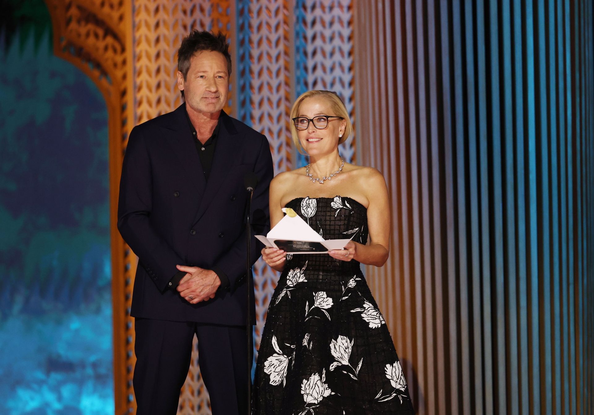 SAG Awards: Gillian Anderson And David Duchovny Share The Stage SAG Awards: Gillian Anderson And David Duchovny Share The Stage