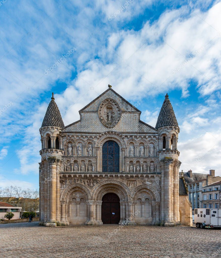 Sauver Notre-Dame De Poitiers : Un Projet De Restauration Ambitieux Sauver Notre-Dame De Poitiers : Un Projet De Restauration Ambitieux
