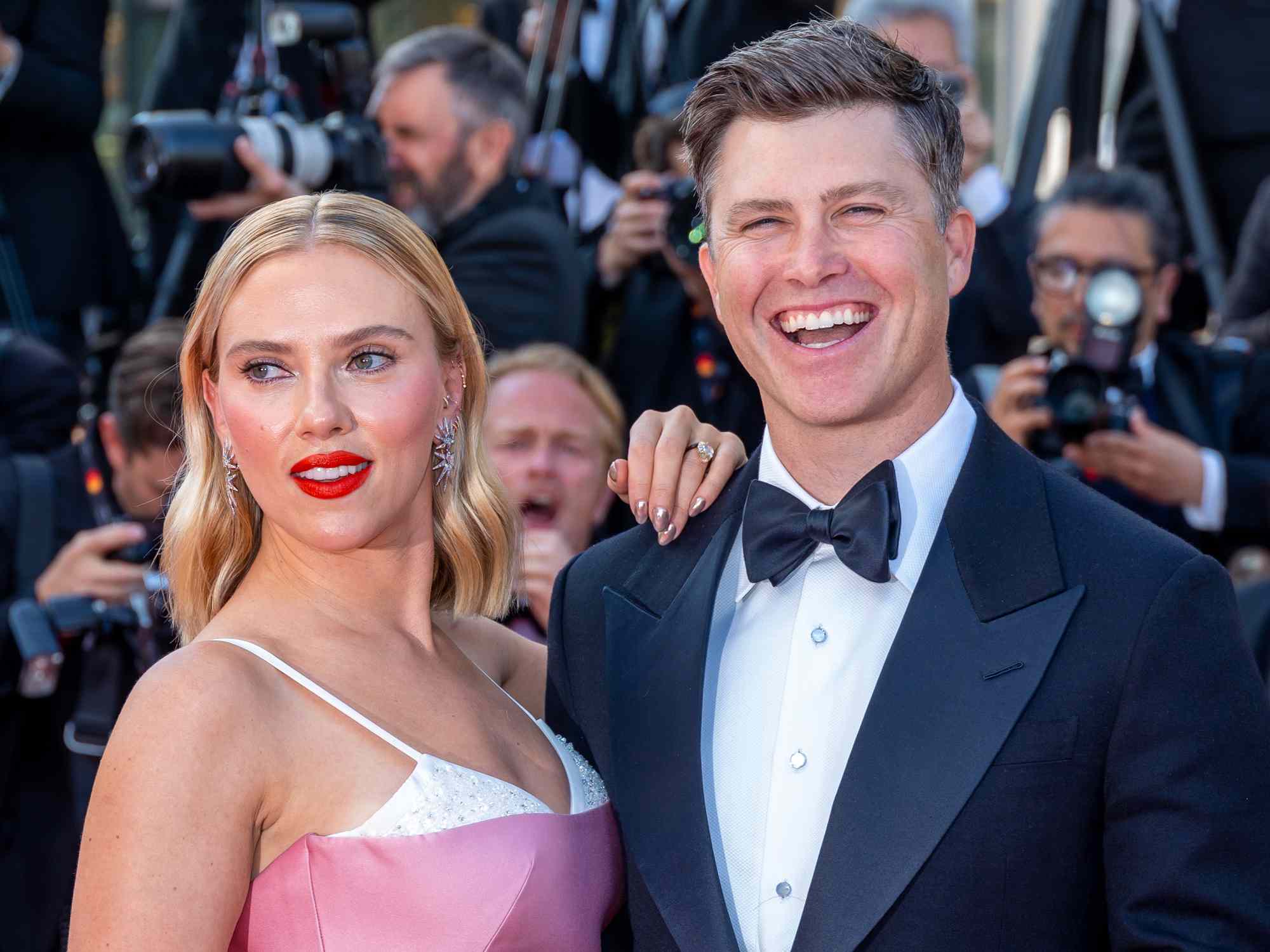 Scarlett Johansson And Colin Jost: Examining Their Financial Differences Scarlett Johansson And Colin Jost: Examining Their Financial Differences