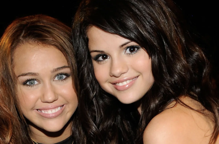 Selena Gomez & Miley Cyrus: Akhir Perseteruan, Kencan Ganda Di Depan Mata? Selena Gomez & Miley Cyrus: Akhir Perseteruan, Kencan Ganda Di Depan Mata?