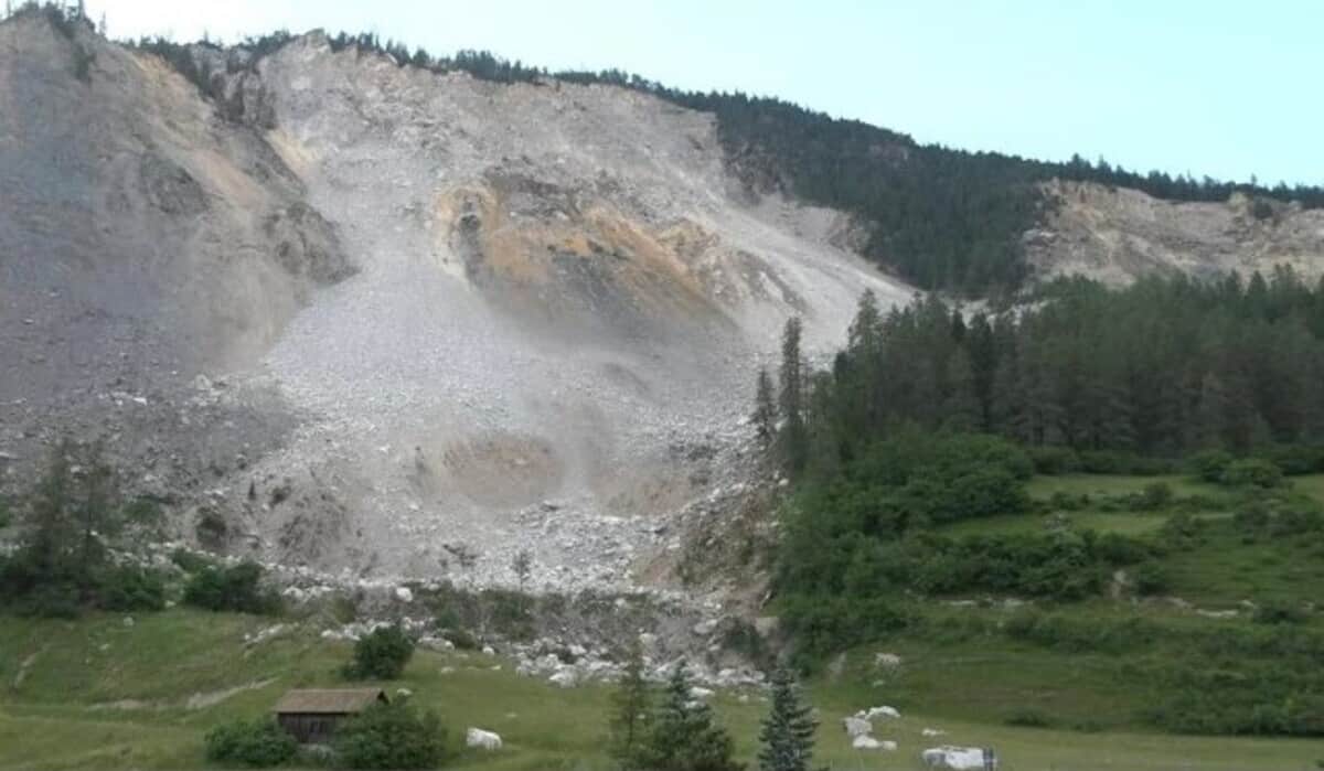 Serious Landslide Threatens Historic Swiss Mountain Village Serious Landslide Threatens Historic Swiss Mountain Village