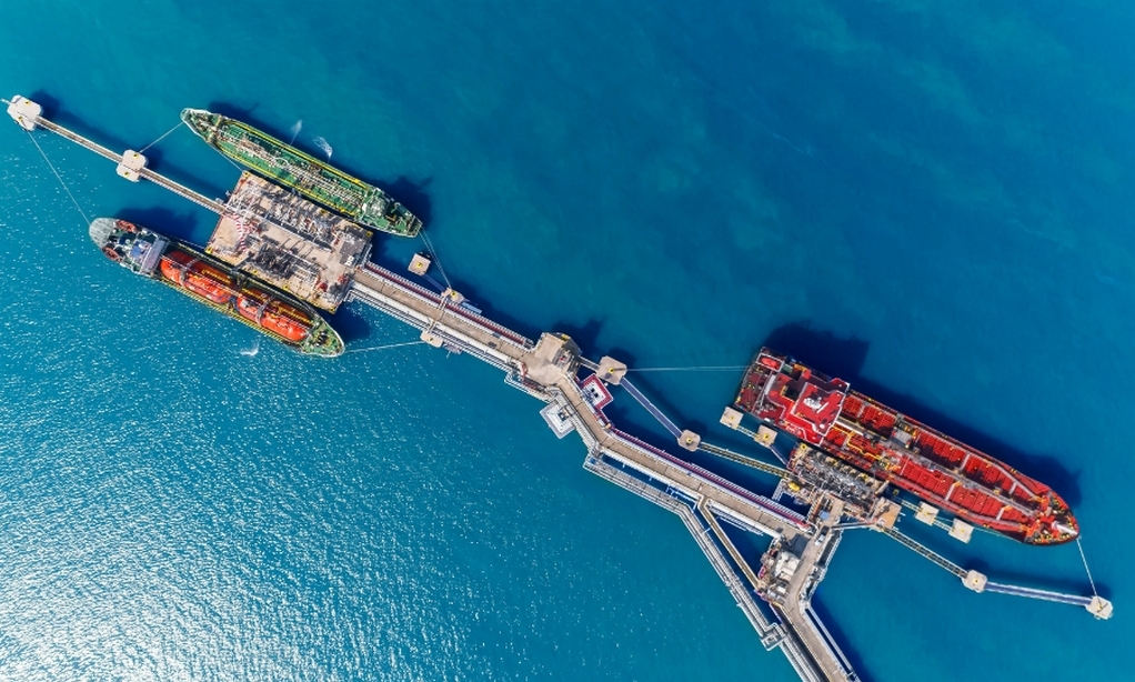 Shell's LNG Bunkering Operations: Supporting Sustainable Cruise Travel In Barcelona Shell's LNG Bunkering Operations: Supporting Sustainable Cruise Travel In Barcelona