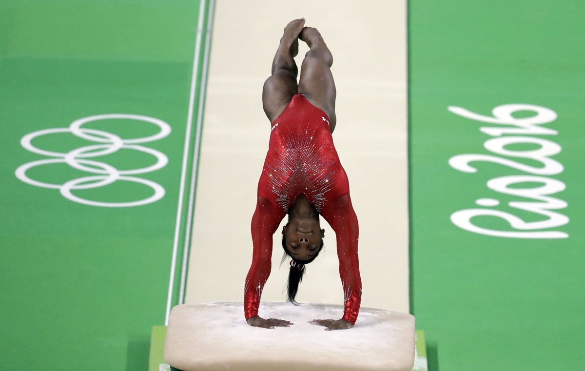 Simone Biles Felicita A La Gimnasta Que Repitió Su Salto Simone Biles Felicita A La Gimnasta Que Repitió Su Salto