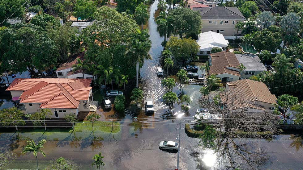 South Florida Flash Flood Warning Issued Due To Heavy Rainfall South Florida Flash Flood Warning Issued Due To Heavy Rainfall