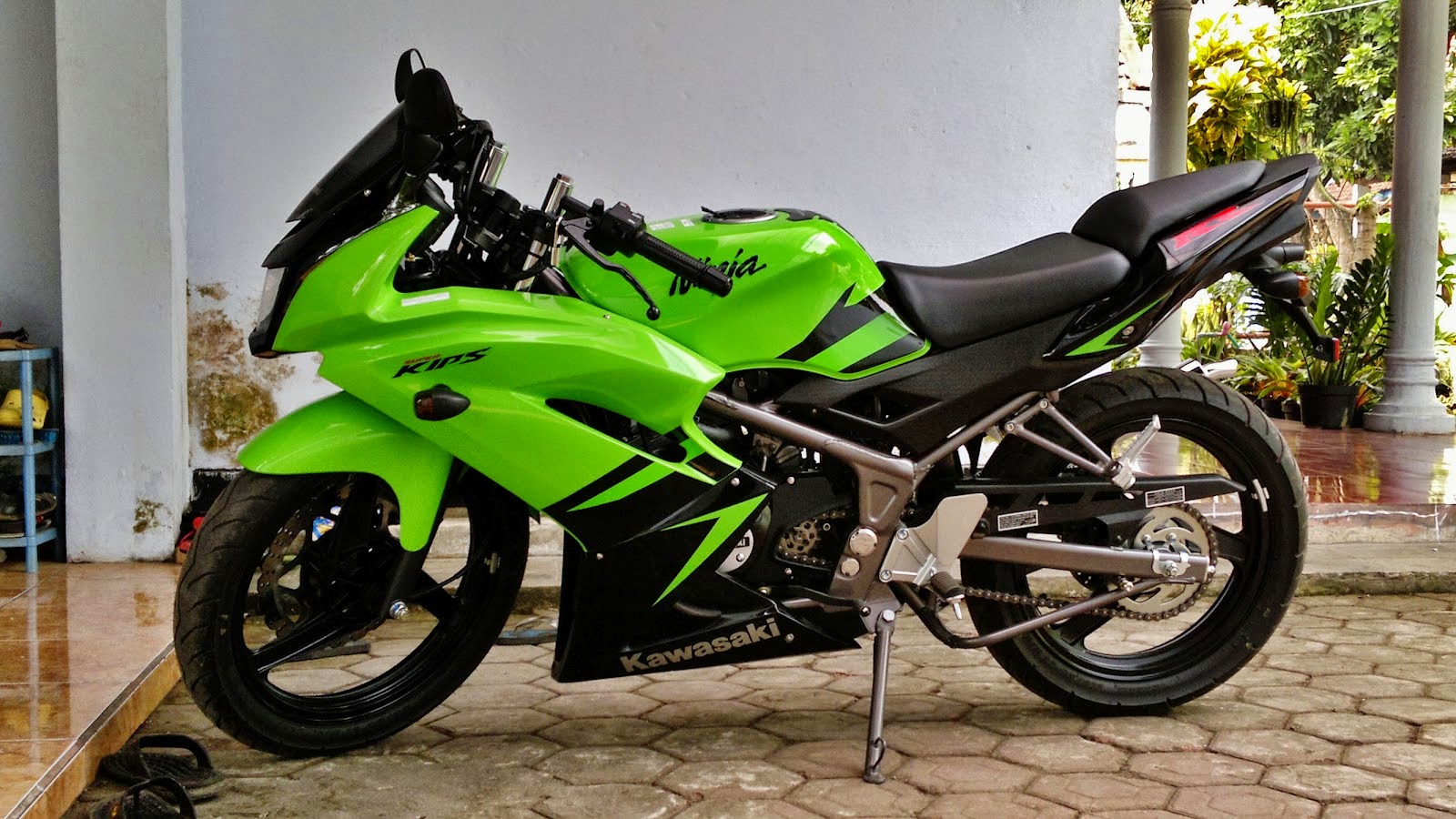 Spesifikasi Dan Harga Kawasaki Ninja 500 Bersolek (Rp 100 Juta+) Spesifikasi Dan Harga Kawasaki Ninja 500 Bersolek (Rp 100 Juta+)