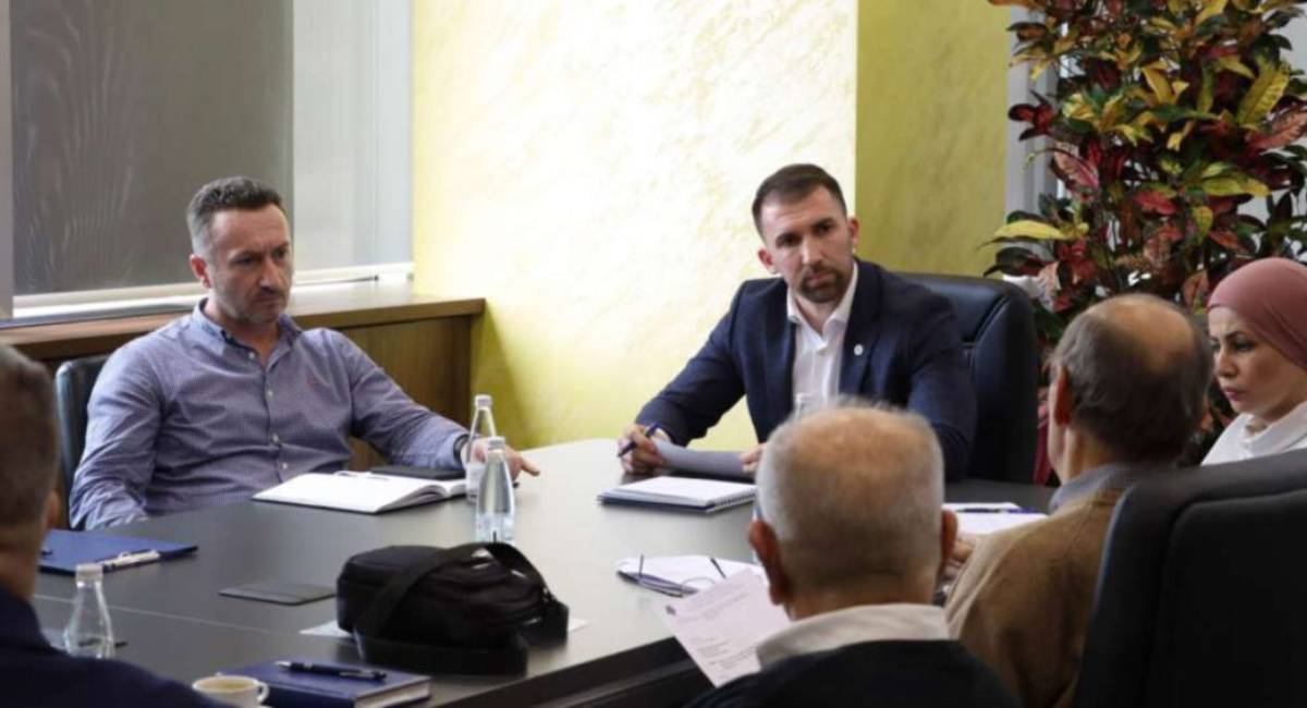 Srbija: Penzioneri Sa Bogatstvom I Luksuznim Životom Srbija: Penzioneri Sa Bogatstvom I Luksuznim Životom