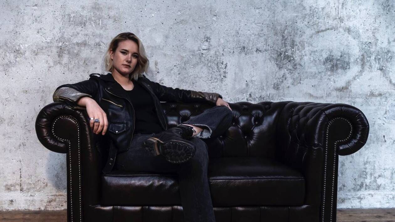 Stéphane: De La Suisse À Paris, L'Ascension D'une Artiste Pop Stéphane: De La Suisse À Paris, L'Ascension D'une Artiste Pop