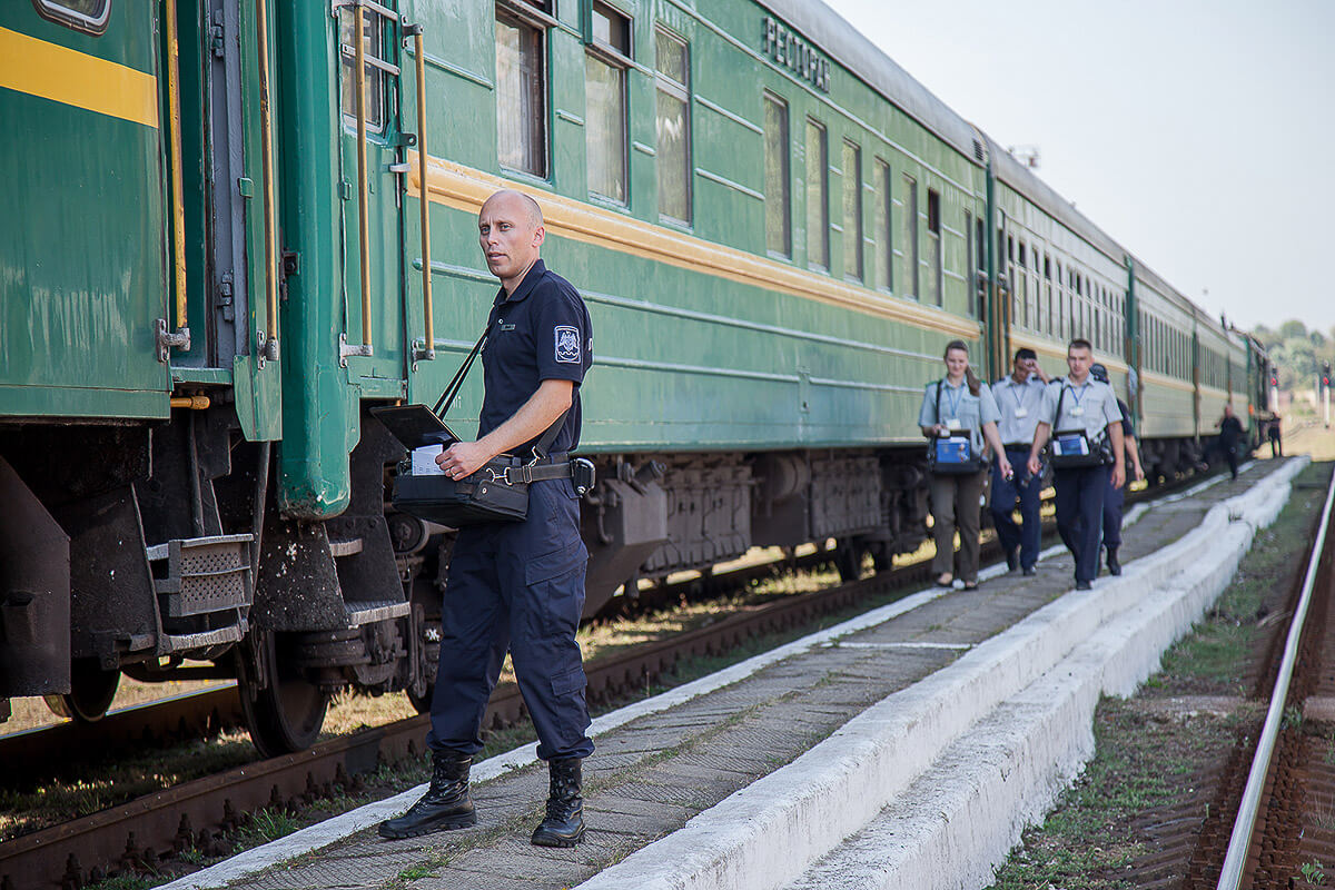 Strengthening Cross-Border Cooperation To Combat Crime Strengthening Cross-Border Cooperation To Combat Crime