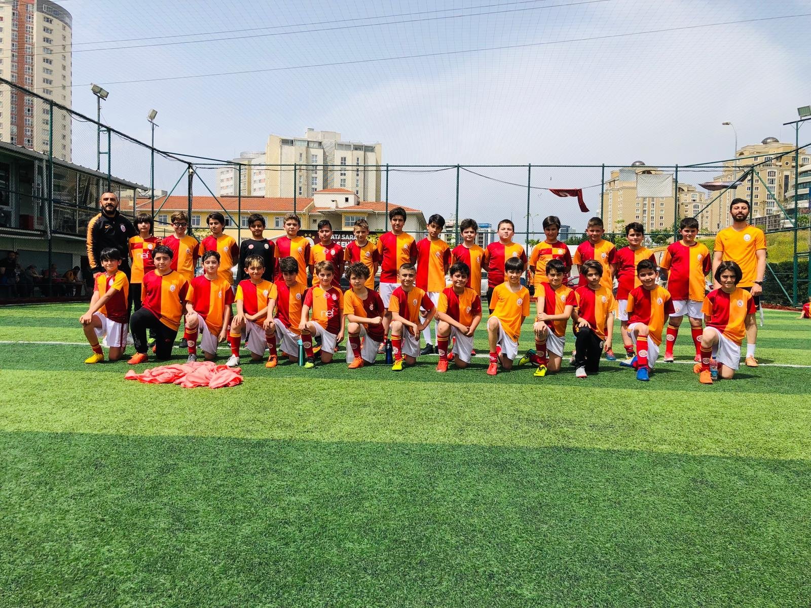 Stuttgart'ın Büyük Ölçekli ATFF Futbol Altyapı Seçmeleri