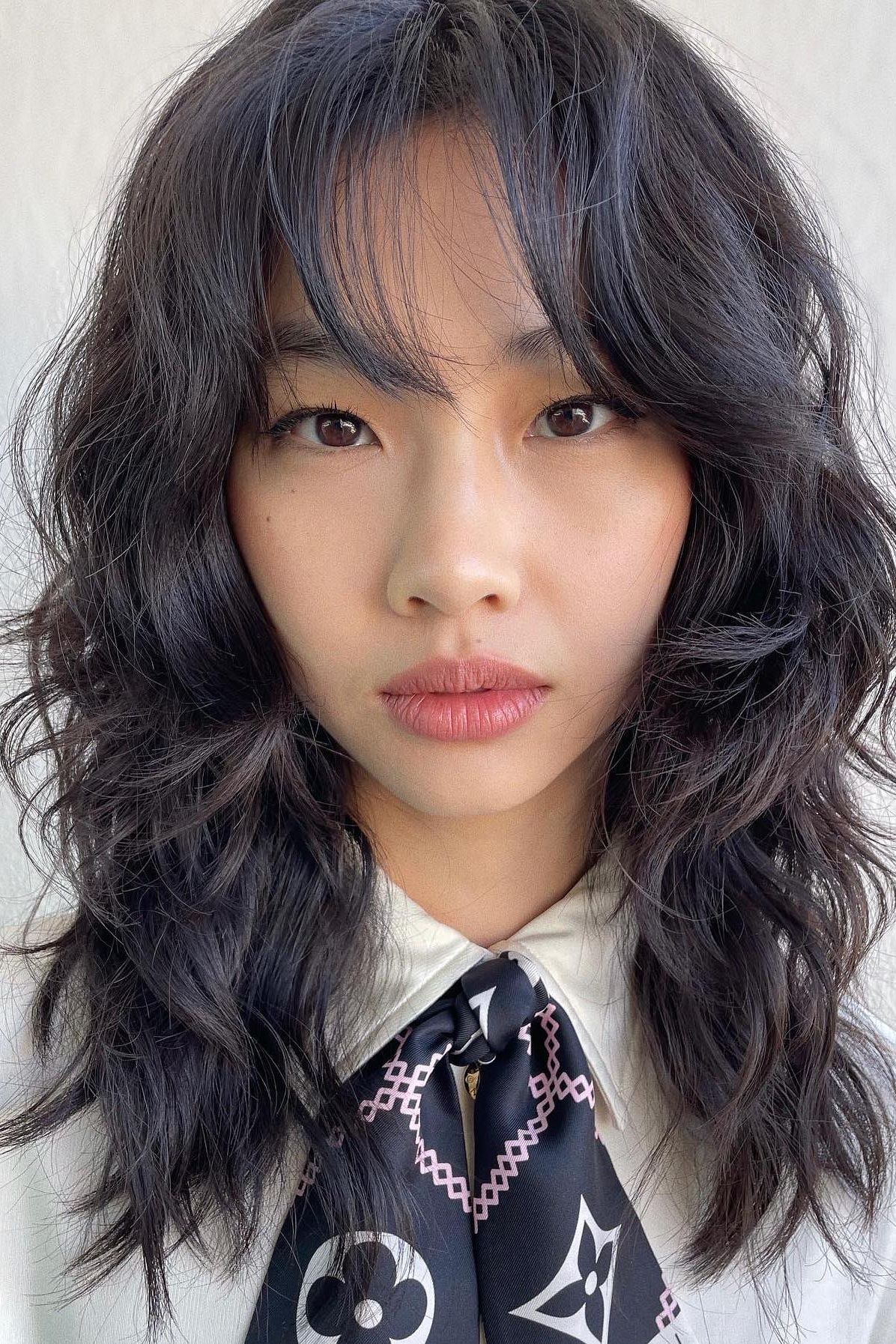 Suki Waterhouse's 70s Shag: The Cool-Girl Haircut Trend Suki Waterhouse's 70s Shag: The Cool-Girl Haircut Trend