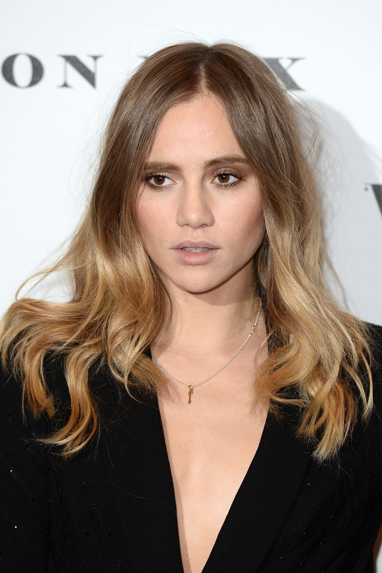 Suki Waterhouse's New Single: Dream Woman Released Suki Waterhouse's New Single: Dream Woman Released
