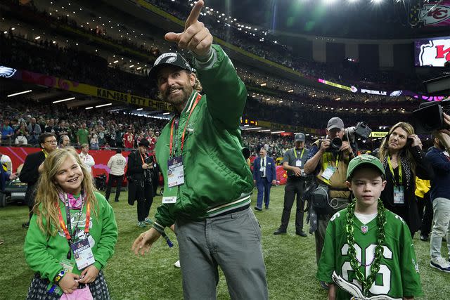 Super Bowl 2025: Bradley Cooper And Daughter Lea's Twinning Green Jackets Super Bowl 2025: Bradley Cooper And Daughter Lea's Twinning Green Jackets