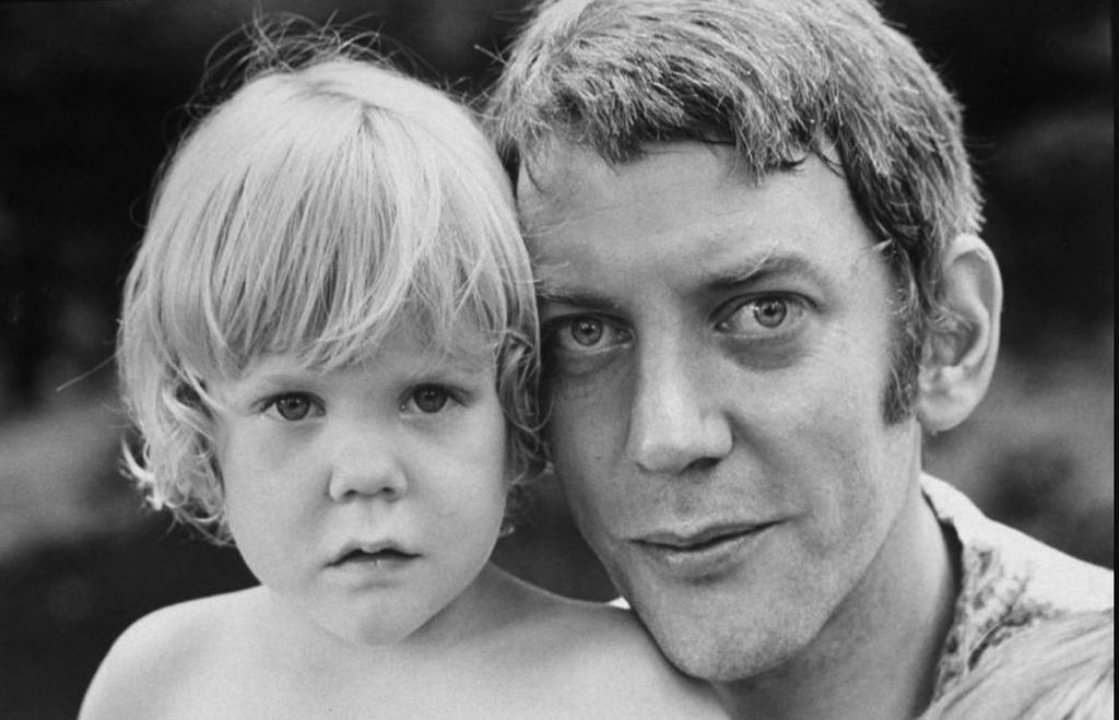 Sutherland Family: Kiefer Honors Donald At Canadian Screen Awards Ceremony Sutherland Family: Kiefer Honors Donald At Canadian Screen Awards Ceremony