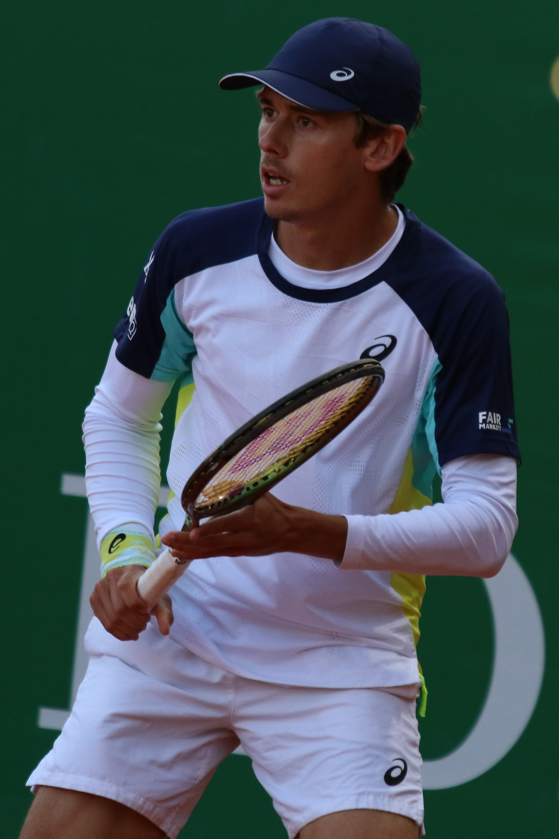 Świątek Defeats Keys In Madrid; De Minaur Exits Tournament Świątek Defeats Keys In Madrid; De Minaur Exits Tournament