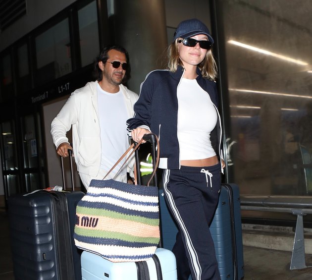 Sydney Sweeney And Jonathan Davino: Actress Shows Bold Look After Engagement Ends Sydney Sweeney And Jonathan Davino: Actress Shows Bold Look After Engagement Ends