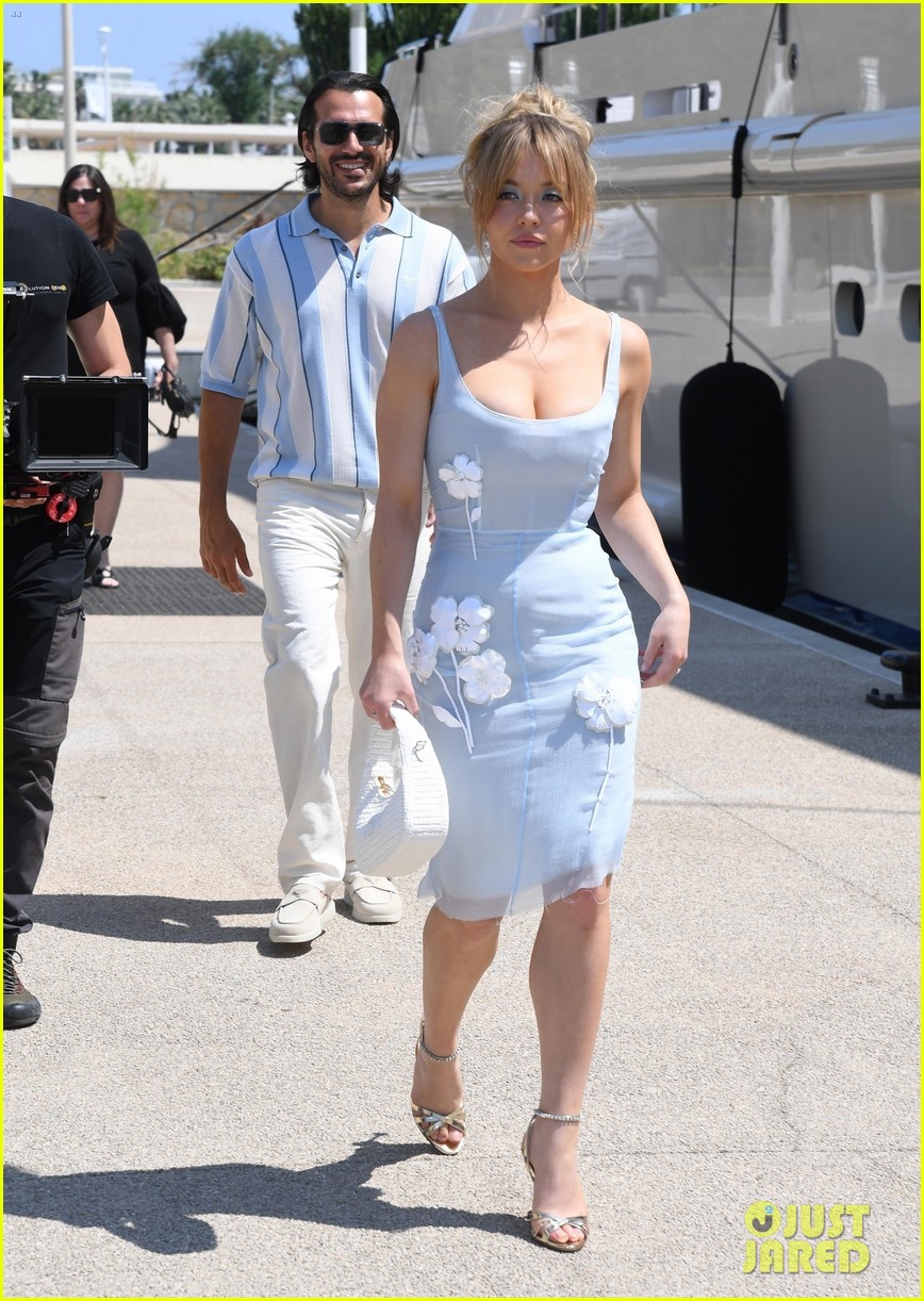 Sydney Sweeney's Wedding To Jonathan Davino: A Postponement Announcement Sydney Sweeney's Wedding To Jonathan Davino: A Postponement Announcement