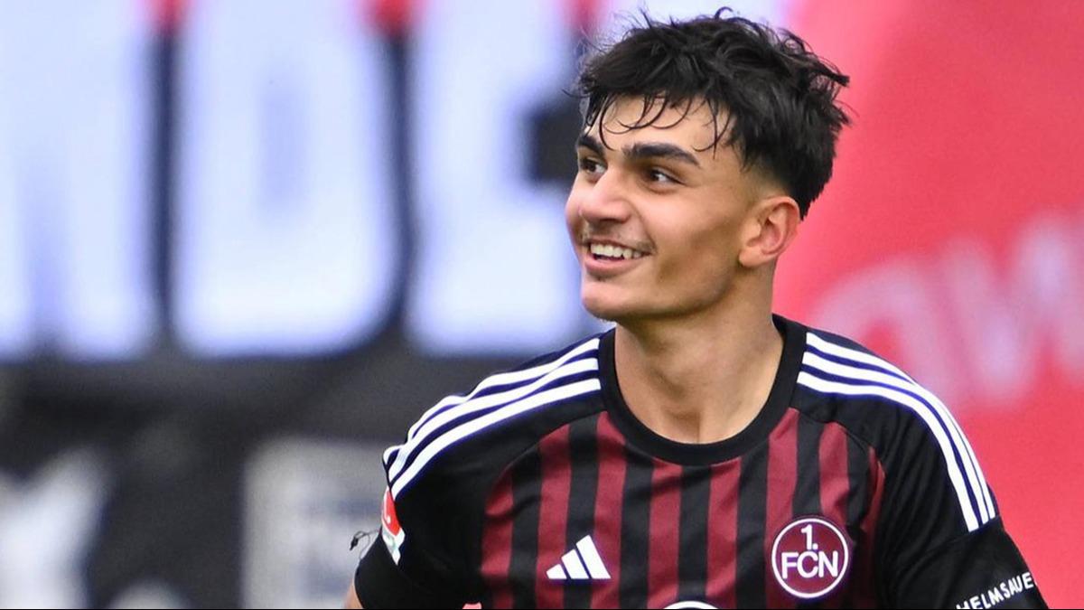 Tarihe Geçen Transfer: Dušan Tadić Fenerbahçe'de Tarihe Geçen Transfer: Dušan Tadić Fenerbahçe'de