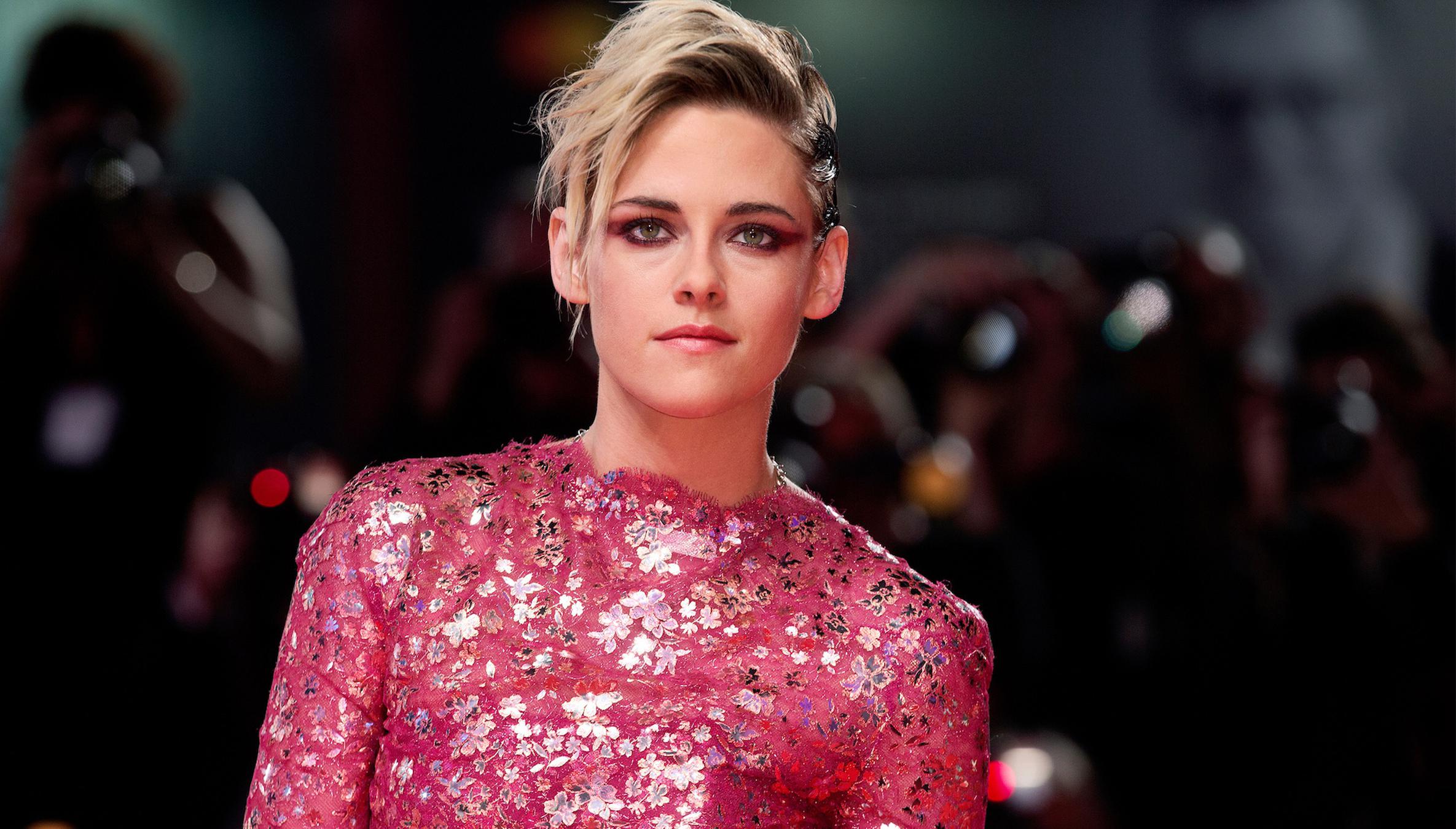 The Chronology Of Water Review: Kristen Stewart's Intense Performance Explored The Chronology Of Water Review: Kristen Stewart's Intense Performance Explored