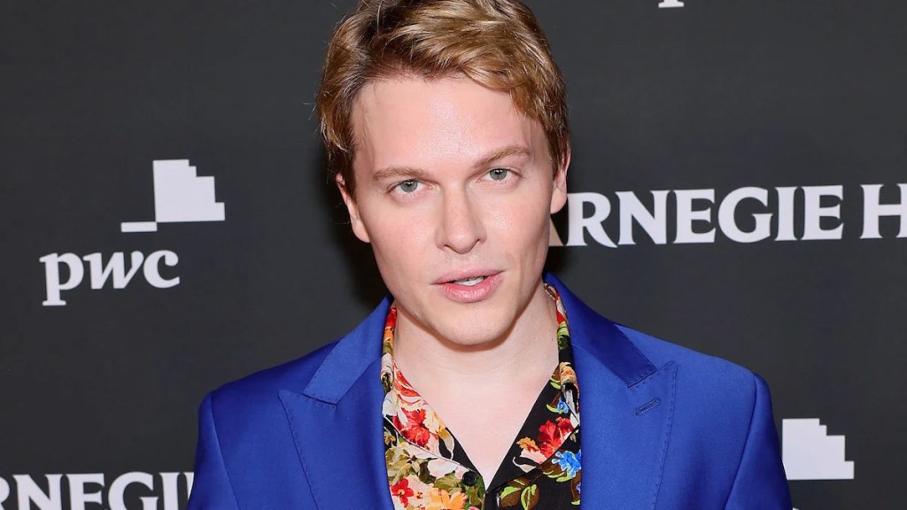 The National Enquirer On Mia Farrow: Ronan Farrow's Involvement The National Enquirer On Mia Farrow: Ronan Farrow's Involvement