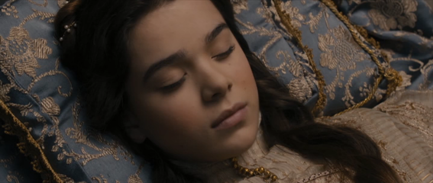 The Practical Filming Of Hailee Steinfeld's Spit Scene In The Practical Filming Of Hailee Steinfeld's Spit Scene In