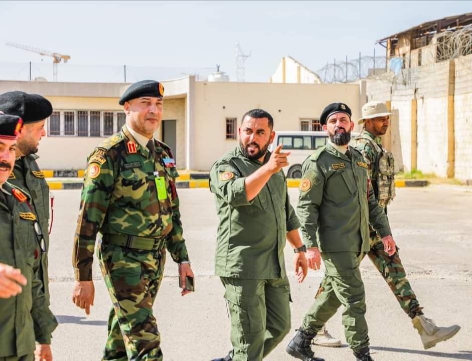 تكريم المخرج الليبي صبري أبوشعالة: حدث سينمائي بارز في الجزائر تكريم المخرج الليبي صبري أبوشعالة: حدث سينمائي بارز في الجزائر