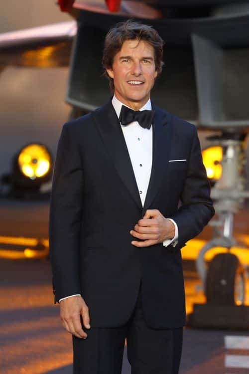 Tom Cruise Still Owes Tom Hanks $1 – Will He Ever Pay Up? Tom Cruise Still Owes Tom Hanks $1 – Will He Ever Pay Up?