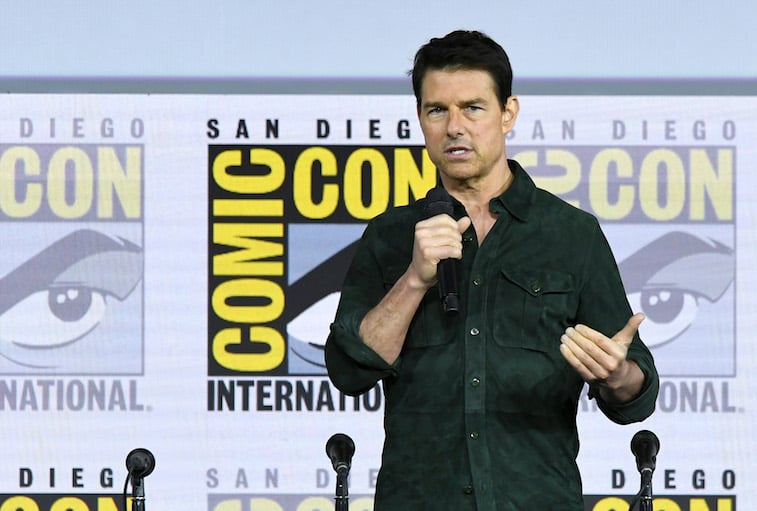 Tom Cruise Still Owes Tom Hanks A Dollar: The Story Behind The Unpaid Debt Tom Cruise Still Owes Tom Hanks A Dollar: The Story Behind The Unpaid Debt
