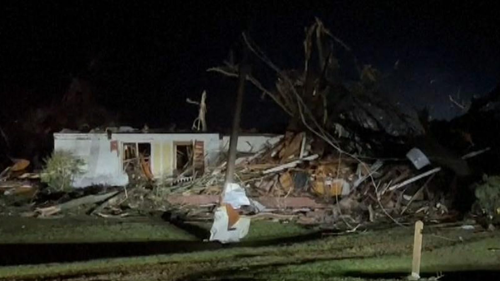 Tornado Outbreak: 25 Dead, Widespread Destruction Across Central US Tornado Outbreak: 25 Dead, Widespread Destruction Across Central US