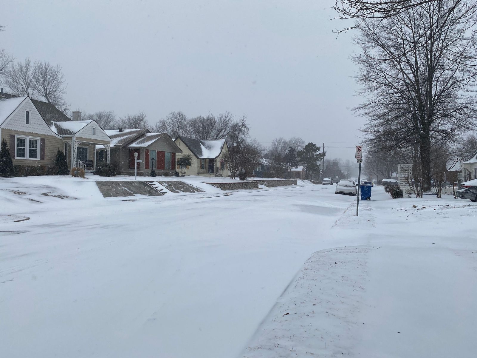 Tulsa Roads Pre-Treated Ahead Of Expected Sleet And Snow Tulsa Roads Pre-Treated Ahead Of Expected Sleet And Snow