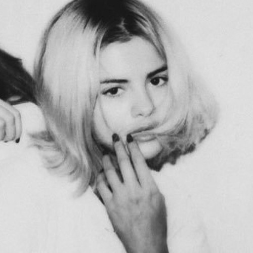 Unreleased Selena Gomez Song Storms The Top 10 Charts Unreleased Selena Gomez Song Storms The Top 10 Charts