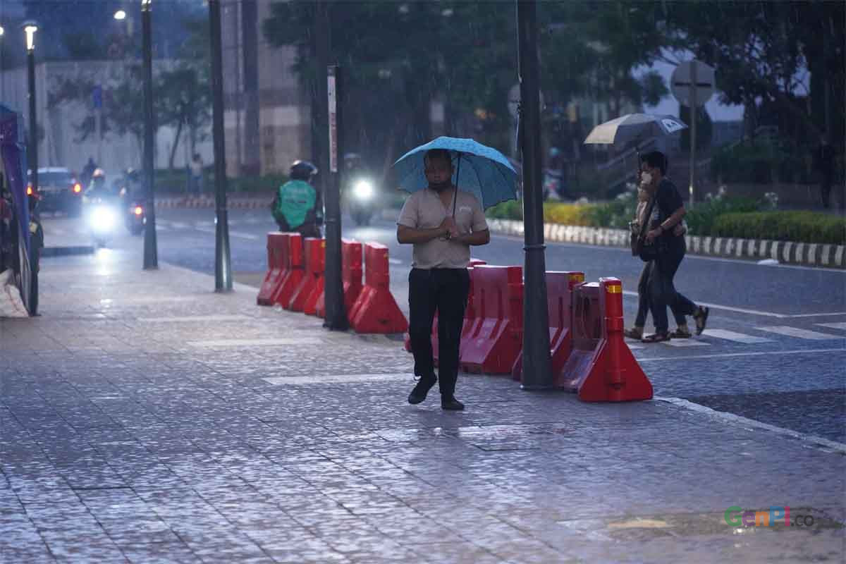 Update Cuaca Jawa Timur: Hujan Berlanjut, Perkiraan 24 Maret Update Cuaca Jawa Timur: Hujan Berlanjut, Perkiraan 24 Maret