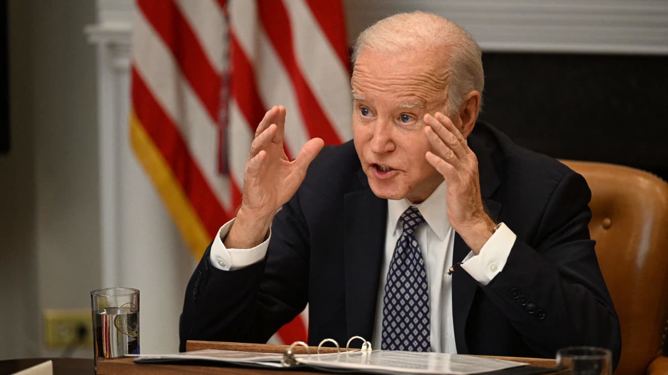 US Economic Slowdown: A Review Of Biden's Economic Policies And Their Effects US Economic Slowdown: A Review Of Biden's Economic Policies And Their Effects