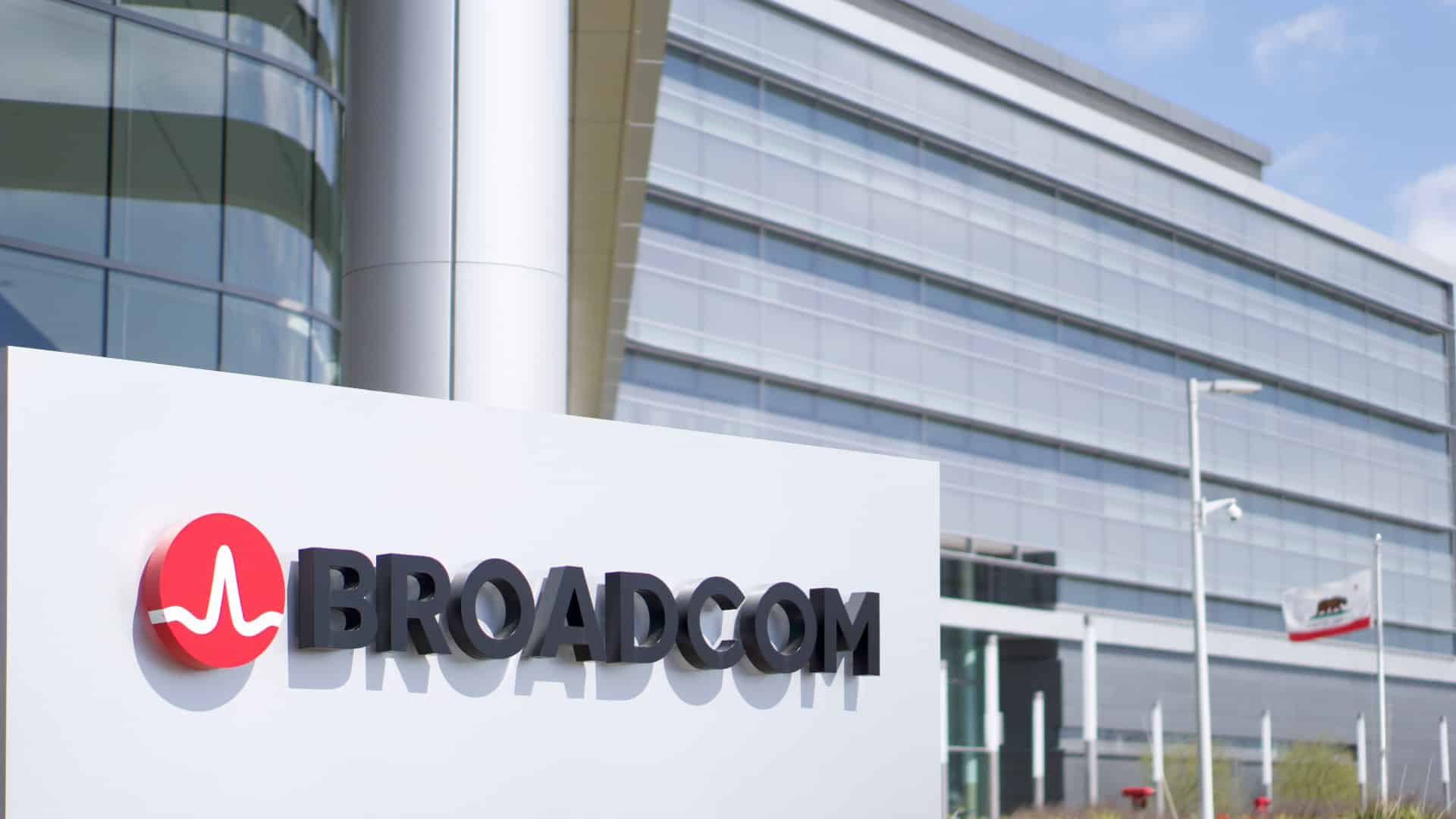 VMware Costs To Soar 1,050%: AT&T's Response To Broadcom's Price Increase VMware Costs To Soar 1,050%: AT&T's Response To Broadcom's Price Increase