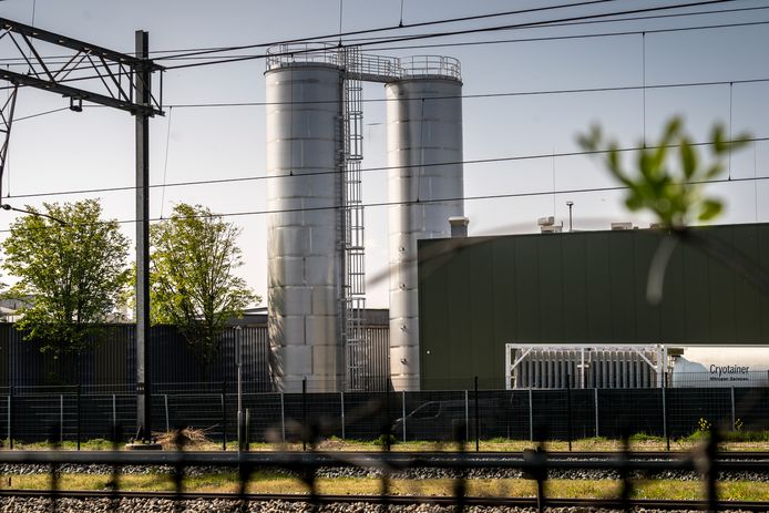 Verdeelstation Oostwold: Bewoners Voelen Zich Machteloos Verdeelstation Oostwold: Bewoners Voelen Zich Machteloos