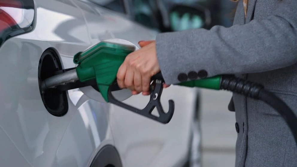 Virginia Experiences 50-Cent Drop In Gasoline Prices Virginia Experiences 50-Cent Drop In Gasoline Prices