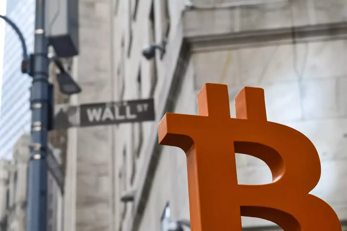 Wall Street'ten Kripto Paraya Artan İlgi: Yatırım Stratejileri Değişiyor Mu? Wall Street'ten Kripto Paraya Artan İlgi: Yatırım Stratejileri Değişiyor Mu?