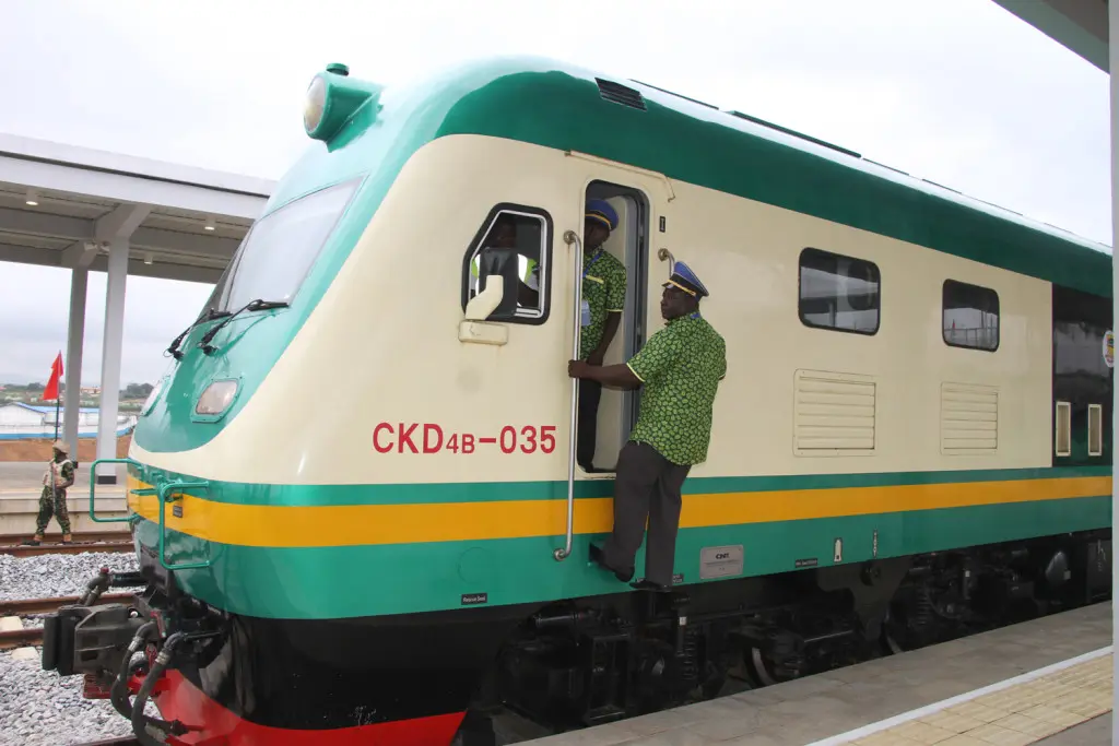 Warri-Itakpe Rail Line Shut Down Due To Engine Malfunction Warri-Itakpe Rail Line Shut Down Due To Engine Malfunction