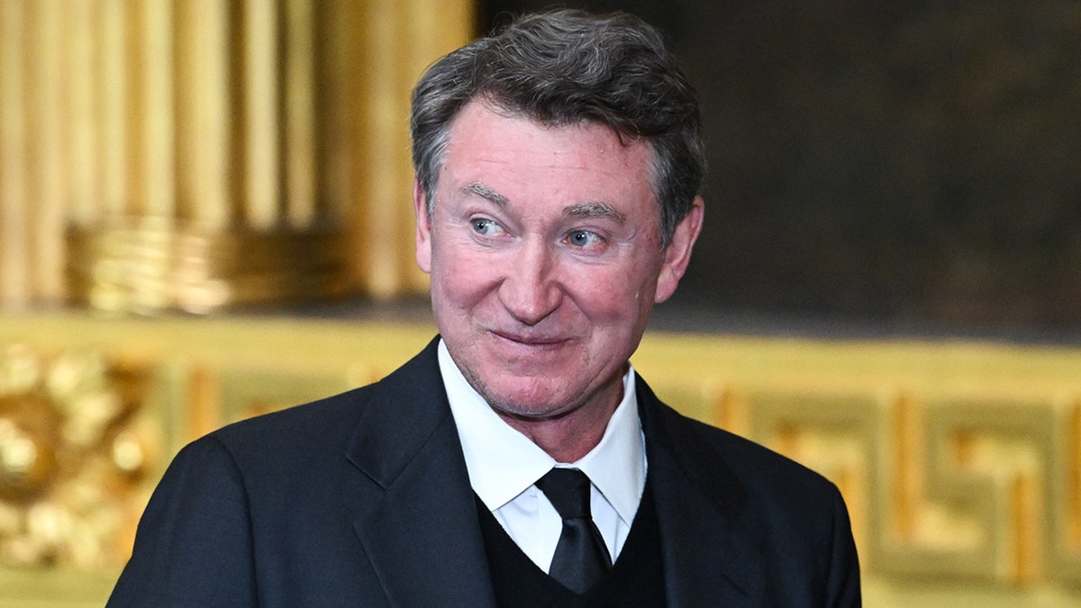 Wayne Gretzky's Canadian Patriotism: A Loyalty Debate Sparked By Trump's Policies Wayne Gretzky's Canadian Patriotism: A Loyalty Debate Sparked By Trump's Policies