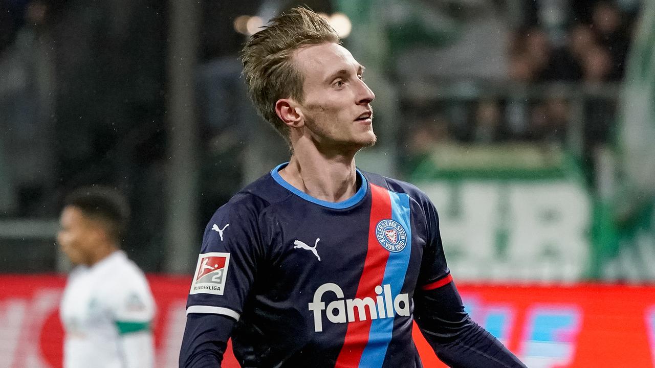 Werder Bremen Cruises Past Struggling Holstein Kiel Werder Bremen Cruises Past Struggling Holstein Kiel
