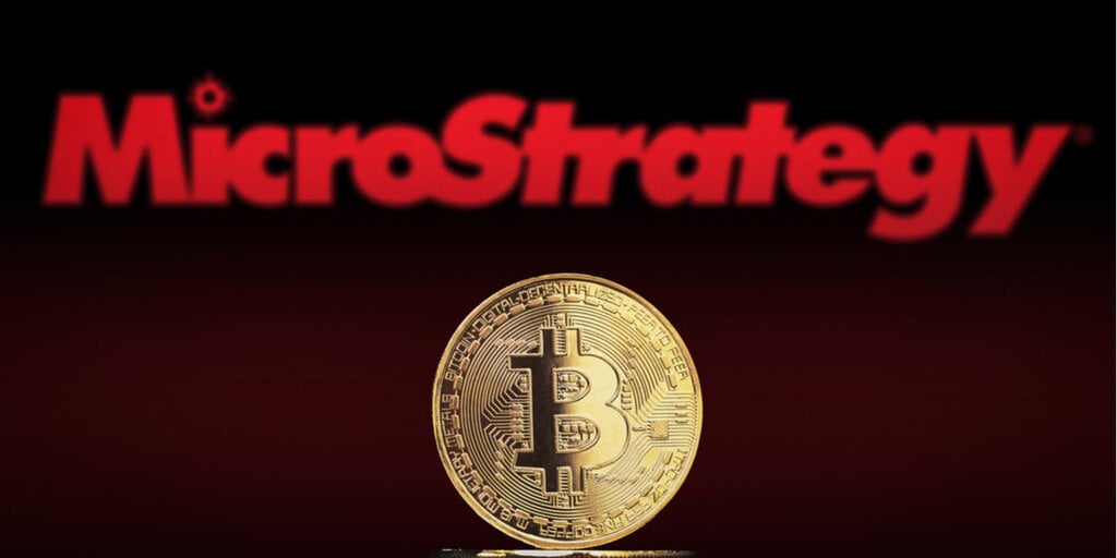 Which Is A Better Investment In 2025: MicroStrategy Or Bitcoin? Which Is A Better Investment In 2025: MicroStrategy Or Bitcoin?