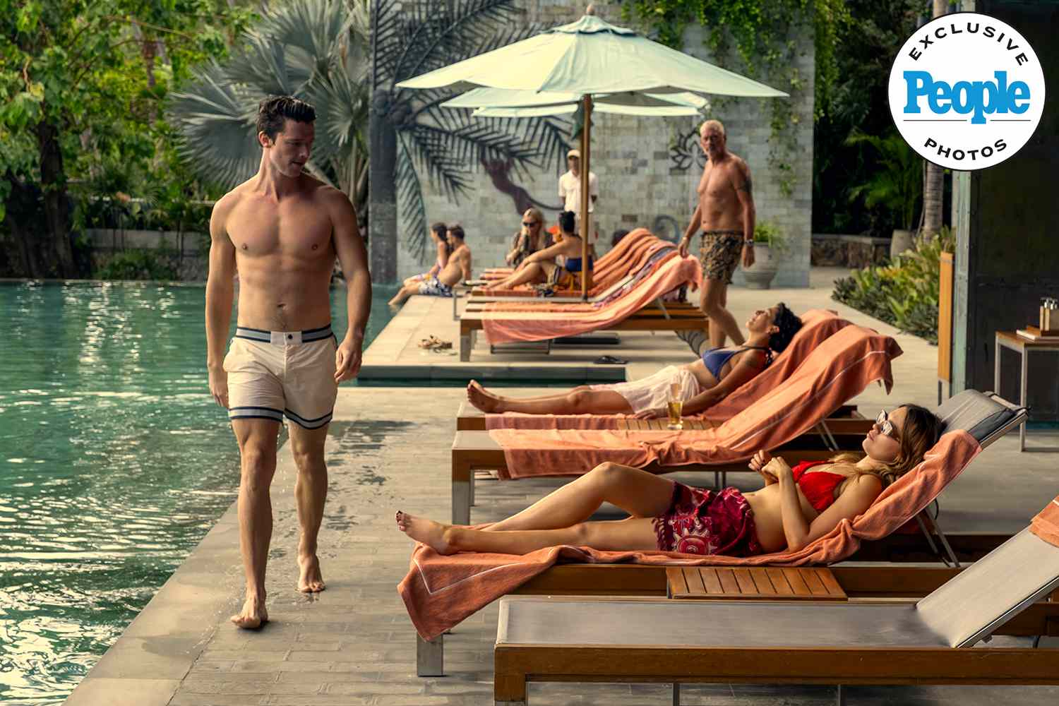 White Lotus: Patrick Schwarzenegger's Role And The Nepotism Debate White Lotus: Patrick Schwarzenegger's Role And The Nepotism Debate