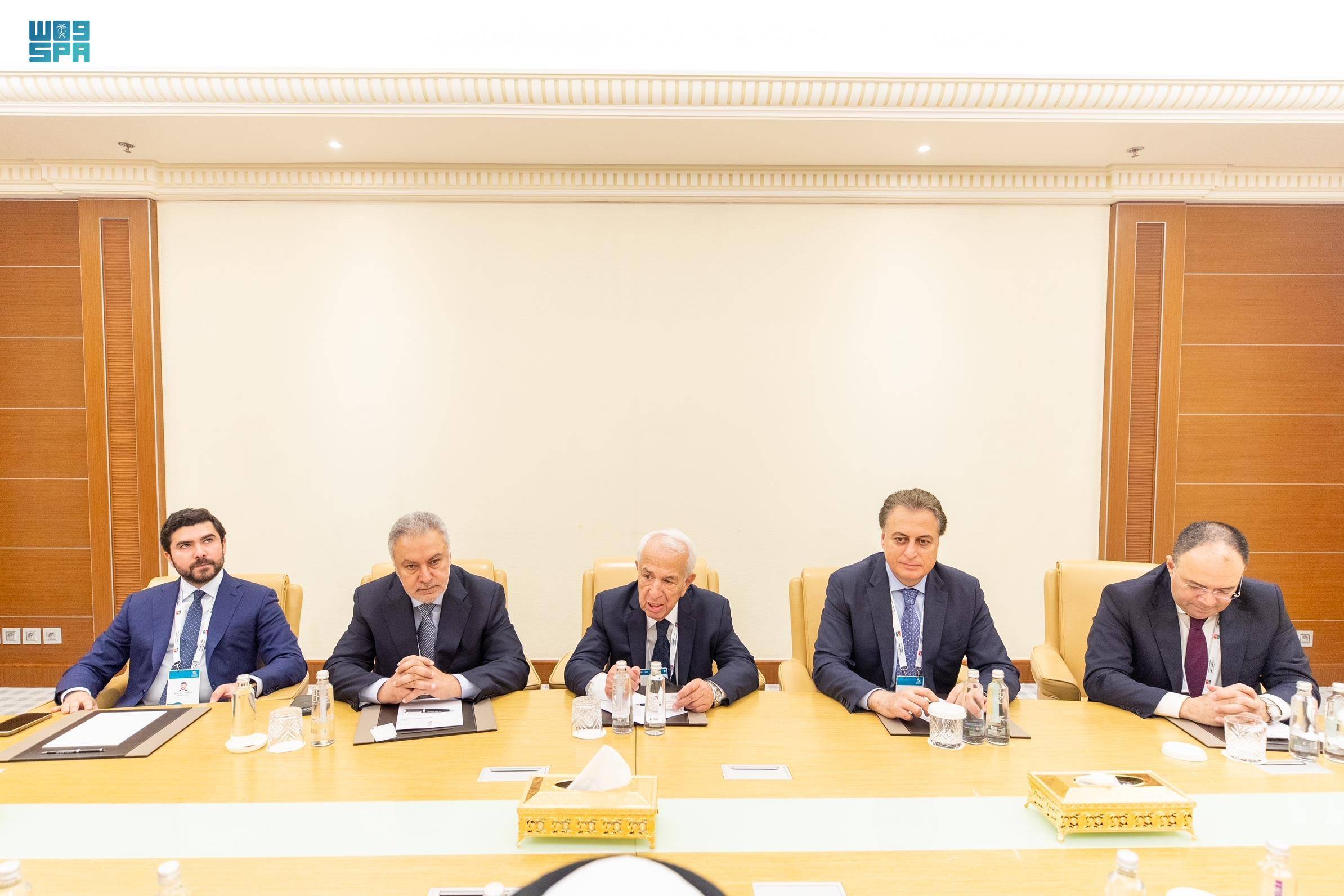 وزير التجارة السعودي يبحث فرص الاستثمار المشترك مع أذربيجان وزير التجارة السعودي يبحث فرص الاستثمار المشترك مع أذربيجان